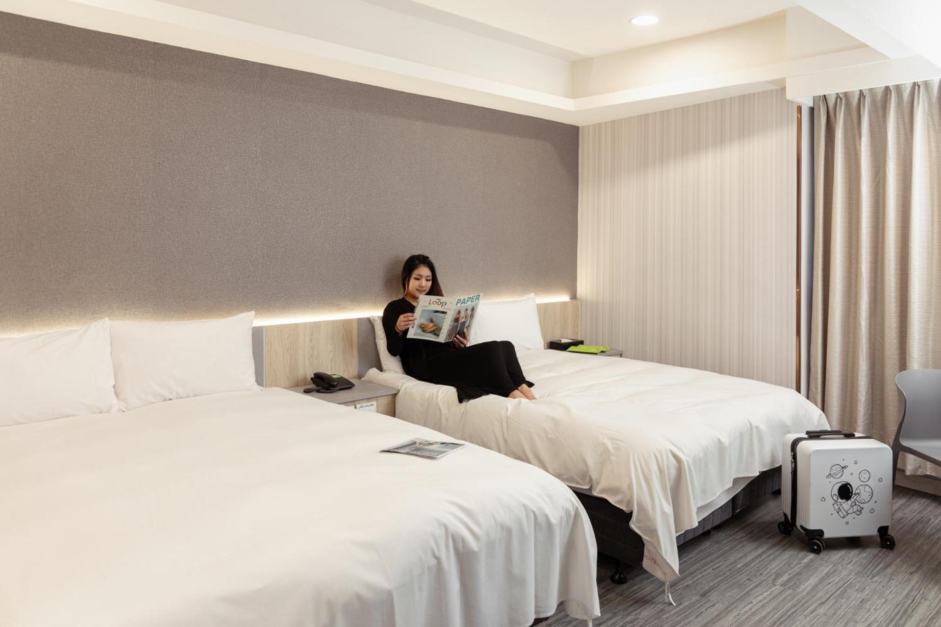 Kiwi Express Hotel - Zhongqing Тайджун Екстериор снимка