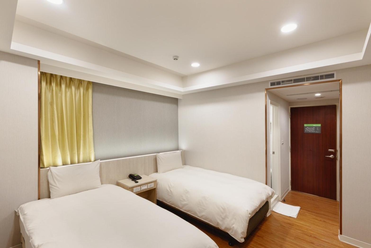 Kiwi Express Hotel - Zhongqing Тайджун Екстериор снимка