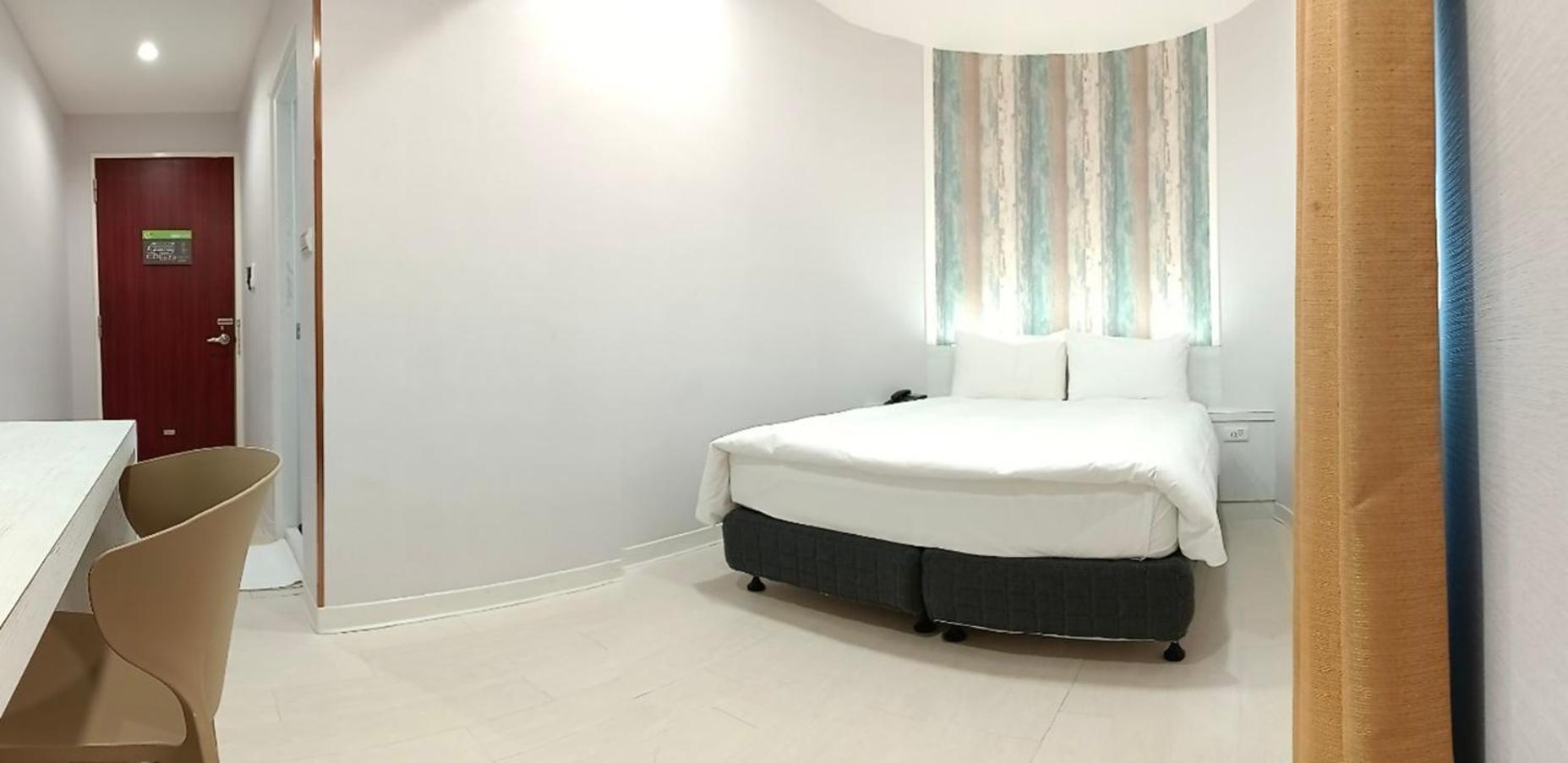 Kiwi Express Hotel - Zhongqing Тайджун Екстериор снимка